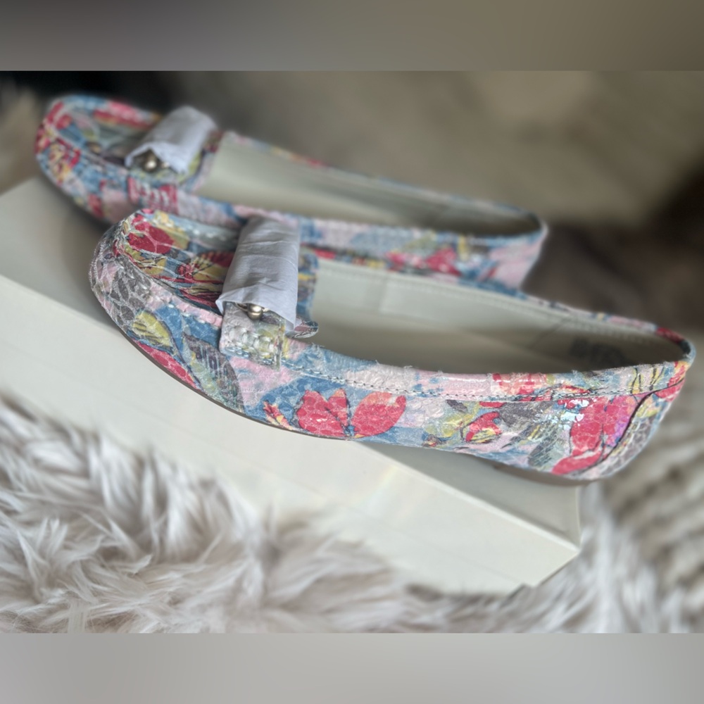 Anne Klein Flats - Picture 5 of 5